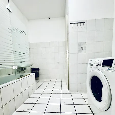 Stylish 4Br Shared Apt -10 Min Transport To Stadthalle Vienna Exterior photo
