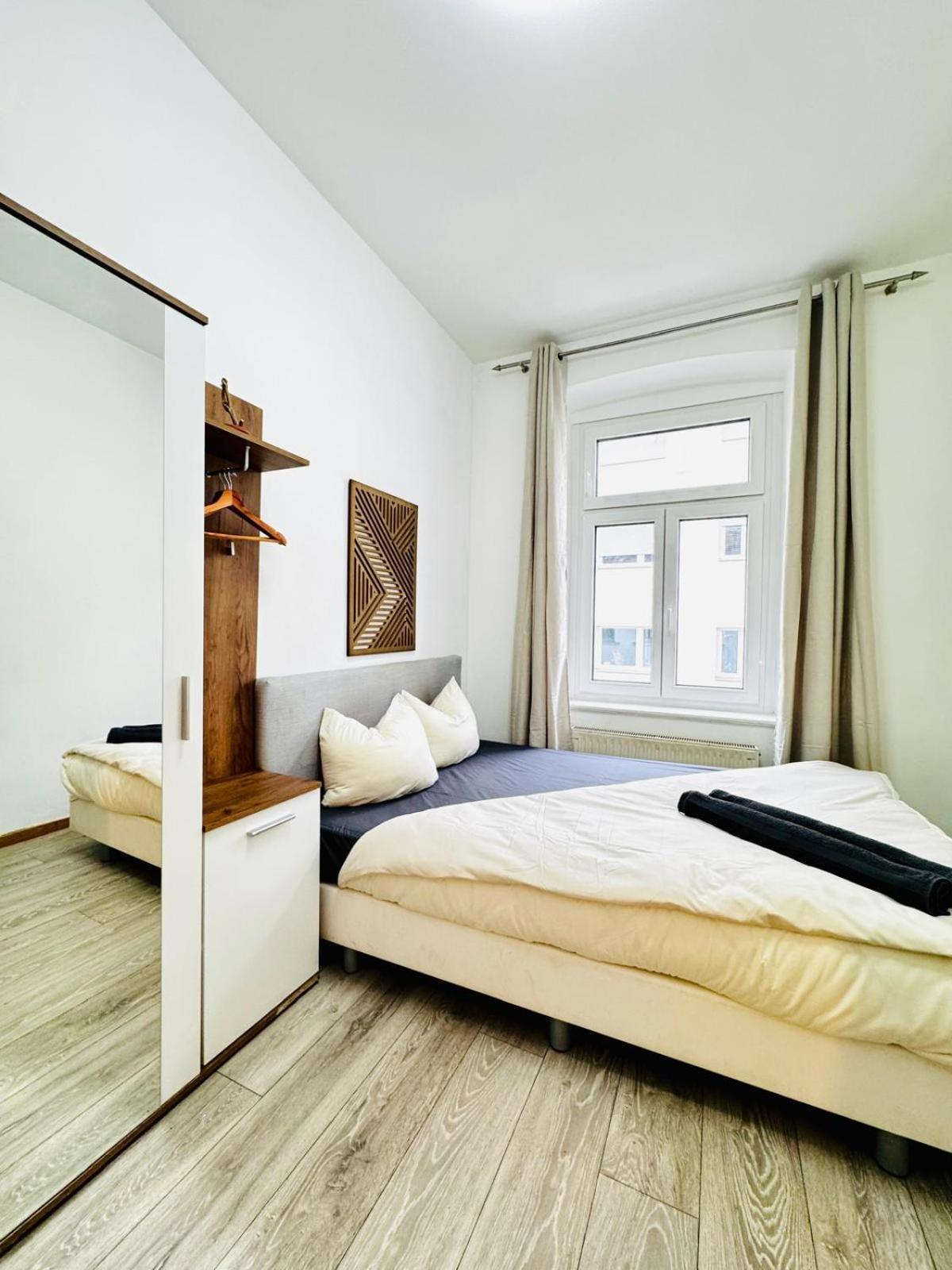 Stylish 4br Shared -10 Min Transport To Stadthalle Appartement *