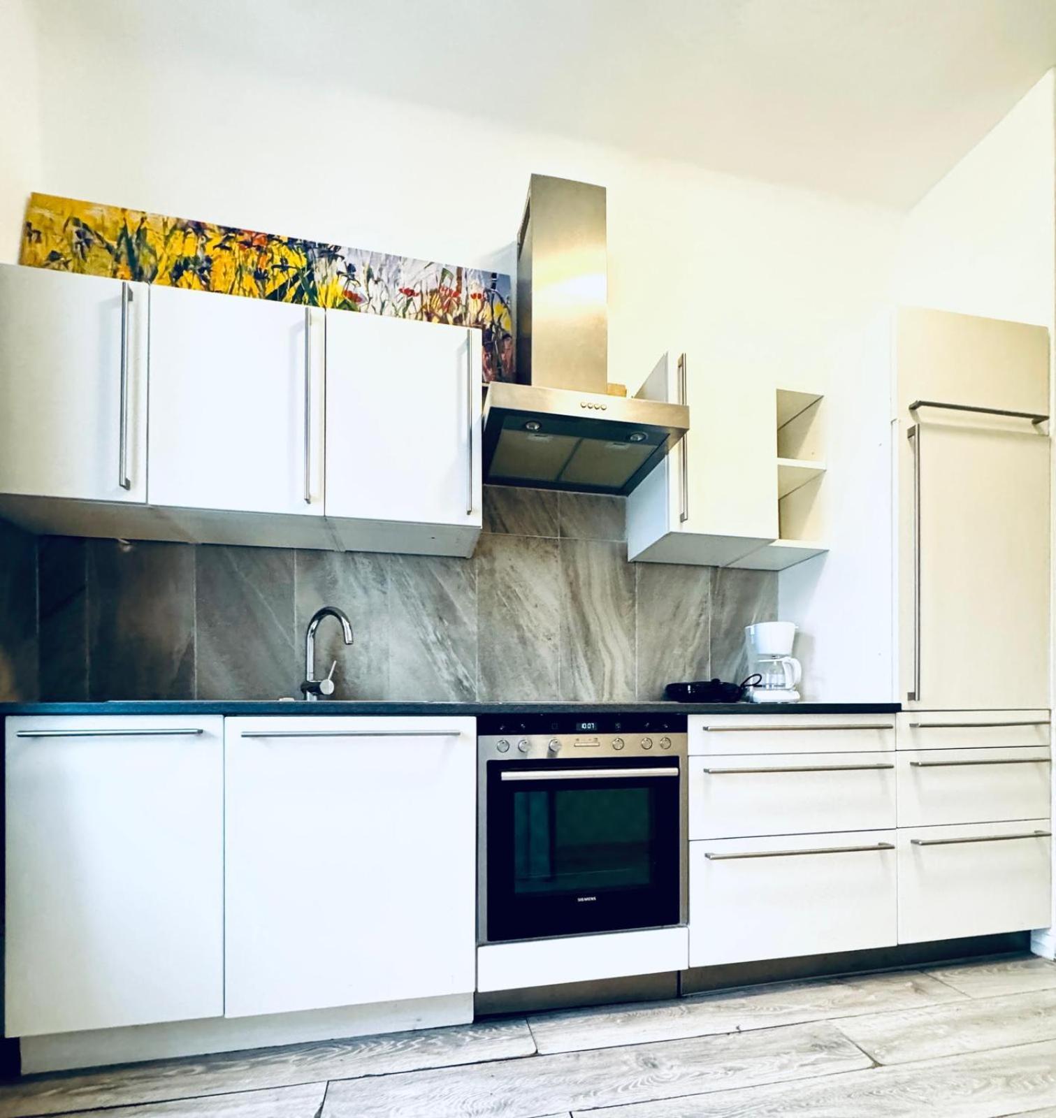 Stylish 4br Shared -10 Min Transport To Stadthalle Appartement