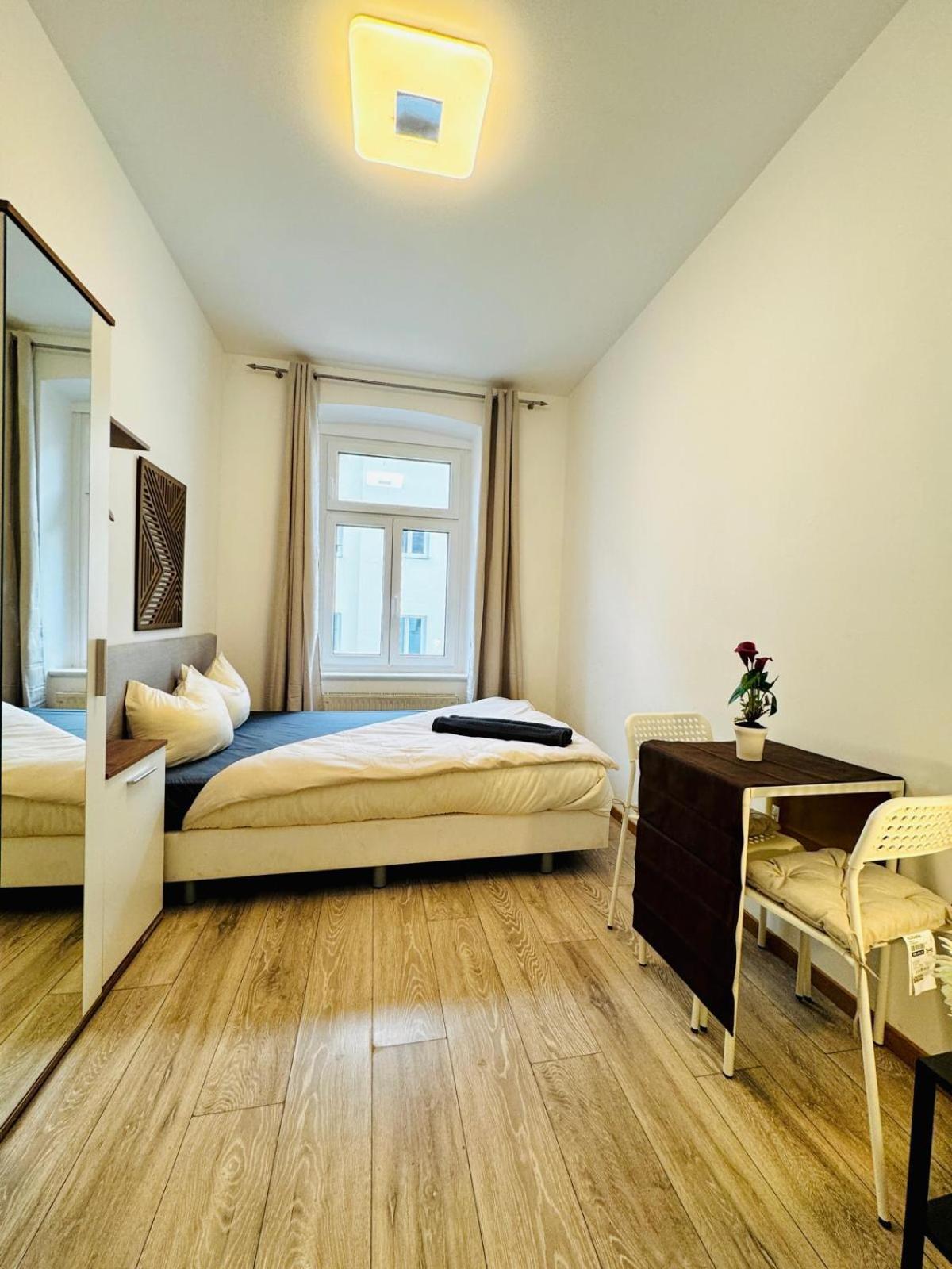 Apartament Stylish 4br Shared -10 Min Transport To Stadthalle *