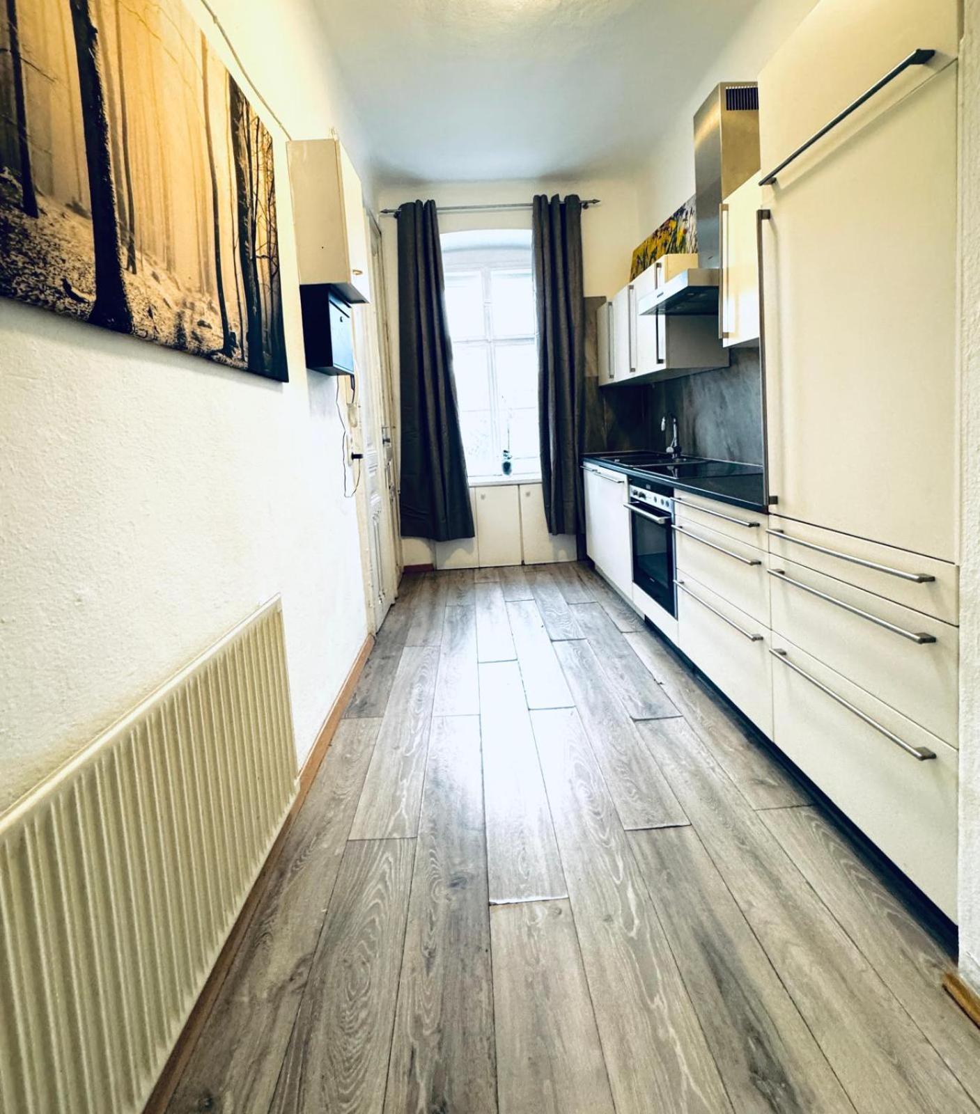 Stylish 4br Shared -10 Min Transport To Stadthalle Wiedeń